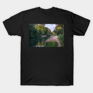 The Kennet and Avon near Sulhamstead T-Shirt